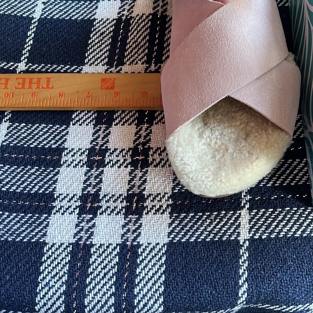 Marc Fisher Pink Suede and Shearling Crisscross Sandals Size 10M, NWT - Picture 10 of 10